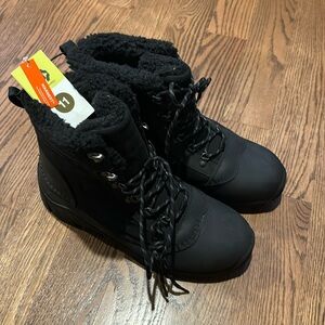 Men's Winer Boots Size 11 ❄️ waterproof and brand new!